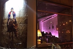 Foto einer Pop-up Szene Bar in einem Frankfurter Abbruchhaus