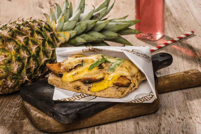 Die Brottasche Hawaii Chicken von Bel mit Leerdammer Käse, Chicken und Ananas
