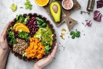 Bowl Vegan Quinoa Kidneybohnen Avocado