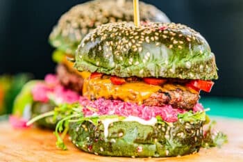 Burger Grünes Bun Fleisch Gemüse bunt