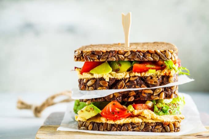 Veganes Sandwich Roggenbrot