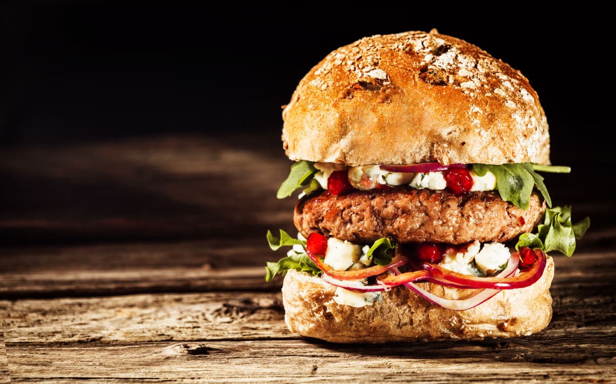 Der Burger überzeugt mit Facettenreichtum - snackconnection