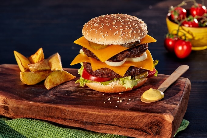 Dairygold_Burger_Käse_Traditional Cheddar_Burger_680 - snackconnection