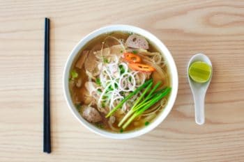 Vietnamesische Nudelsuppe Pho Suppen