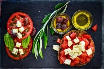 Tomaten-Mozzarella Brot Olivenöl 