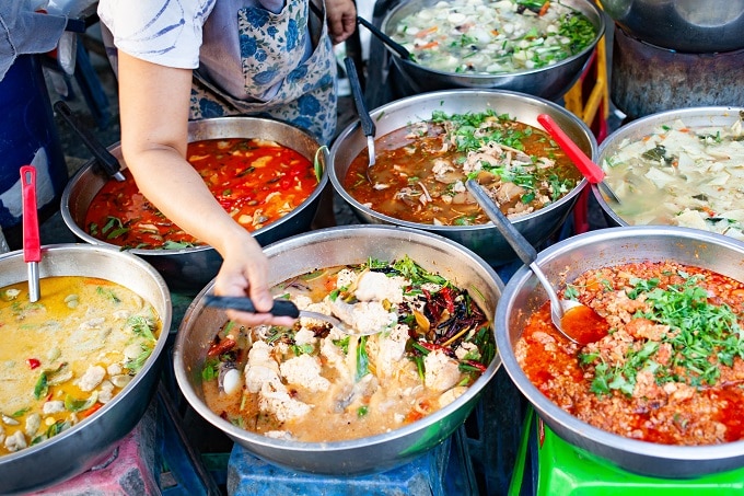 Thailändische SuppenvielfaltStreet Food Straßen Märkte