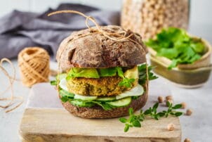 Burger Vegan Gurke Avocado Vollkorn | snackconnection