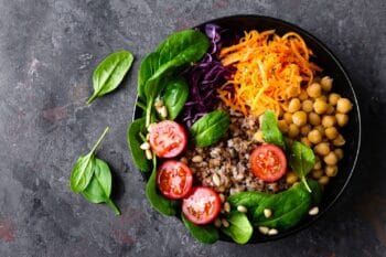 Salat_Food-Bowl-Kichererbsen-BUchweuzen