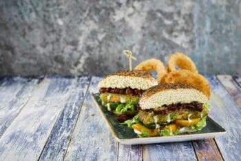 Vegetable burger with Pesto, Mozzarella cheese and mediterranean herbs von yummy streetfood snackconnection