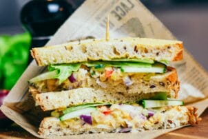 Sandwich vegan Salat