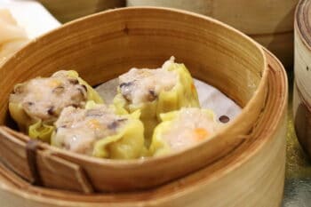 Baozi chinesische Dumplings / snackconnection