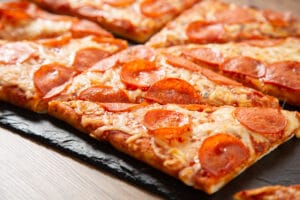 Salami Pizza Viereck