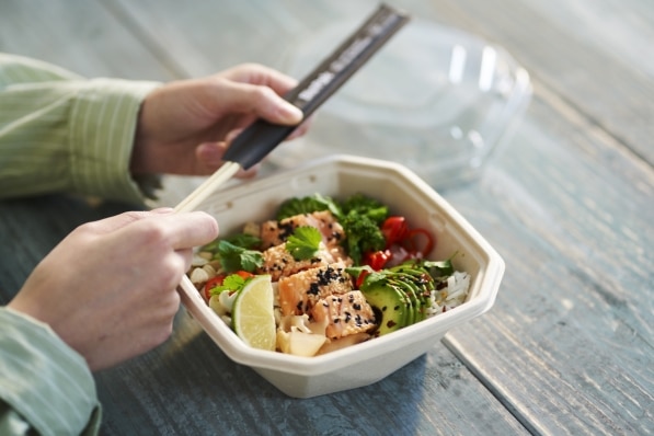 To-go Verpackung Lachs Bowl