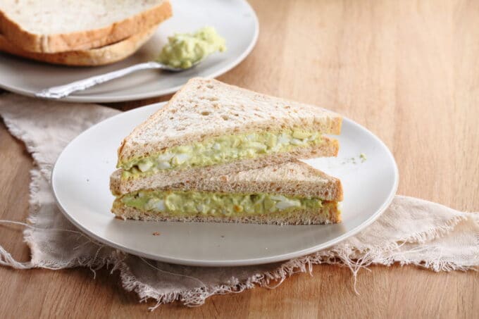 Sandwich Avocado-Eiersalat