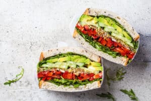 Veganes Sandwich Paprika Gurke Kresse