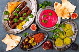 Syrische speisen, hummus, köfte