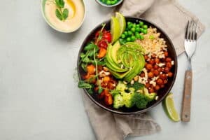 vegane bowl mit Quinoa