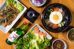 Koreanisches Essen, bibimbap, sake udon nudeln