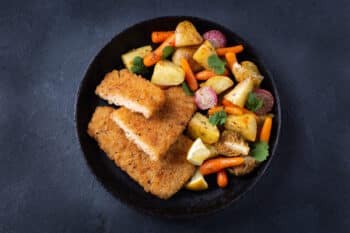 Gemüse-Bowl mit veganem Fisch 
