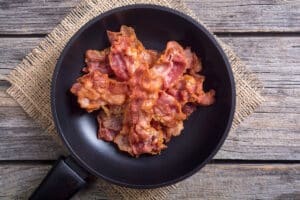 Bacon Speck in der Pfanne