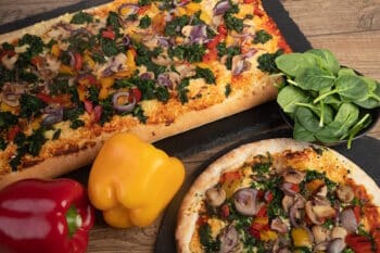 Pizza mit gemüse vegan 