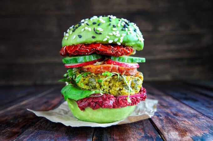 Veganer grüner Burger