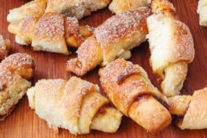 Länderspezial Sri Lanka Süßer Snack Kimbula Banis Croissant Hörnchen mit Zucker